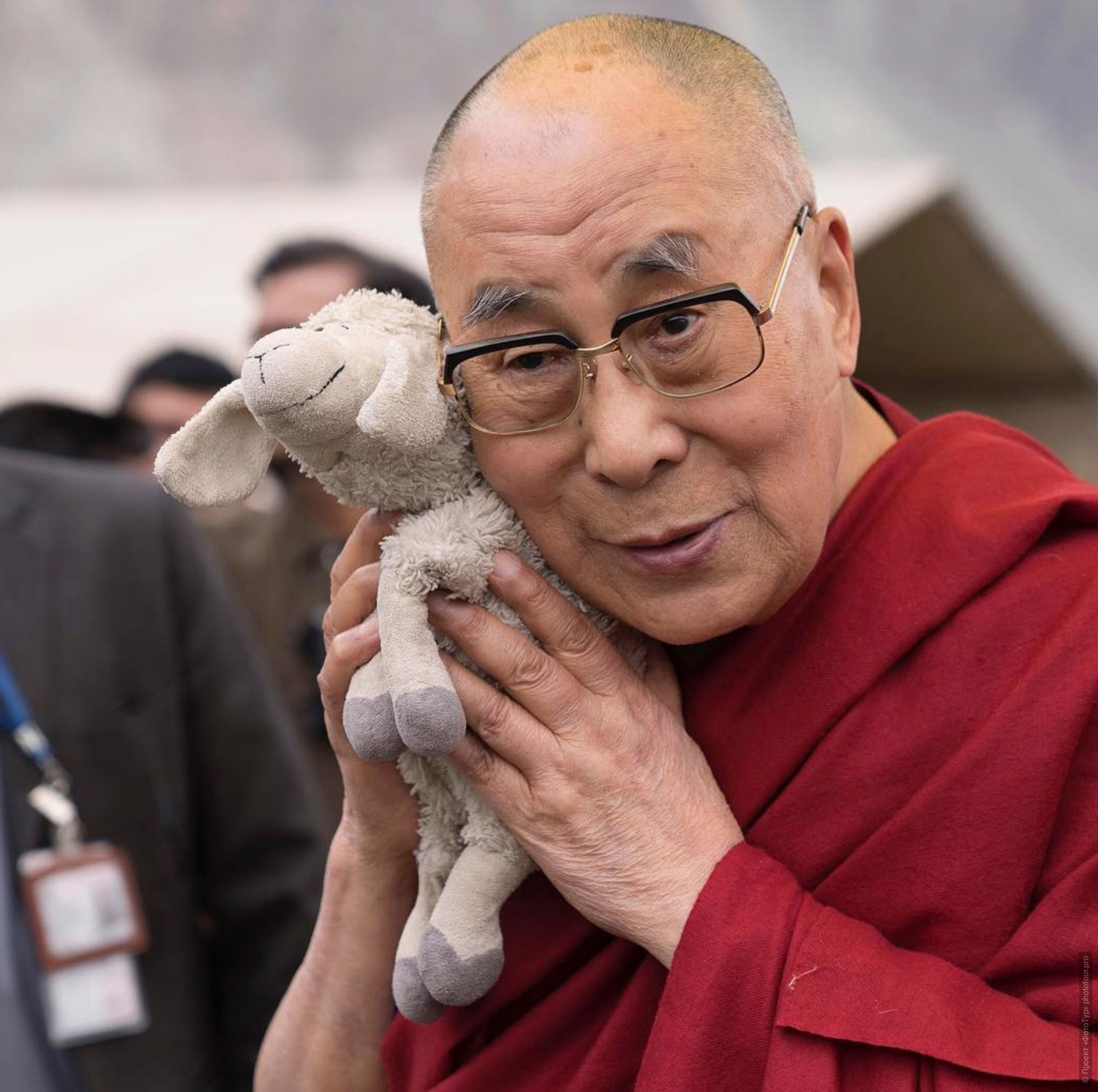 Его Святейшество Далай Лама о введении тотального карнтина в Индии.