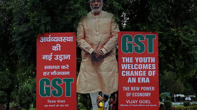Нарендра Моди и принятие 1 июля  2017 года GST в Индии.