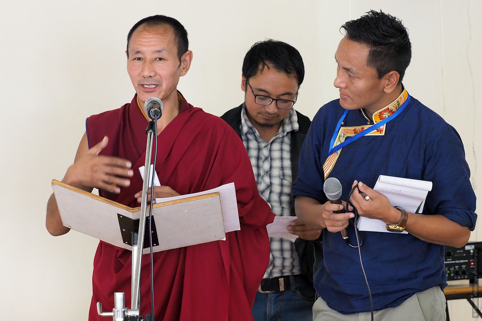 Доктор Тензин Тае на открытие семинара по тибетской медицине в институте Мен-ци-кханг, Лех, ладакх, 22 августа 2016 года.