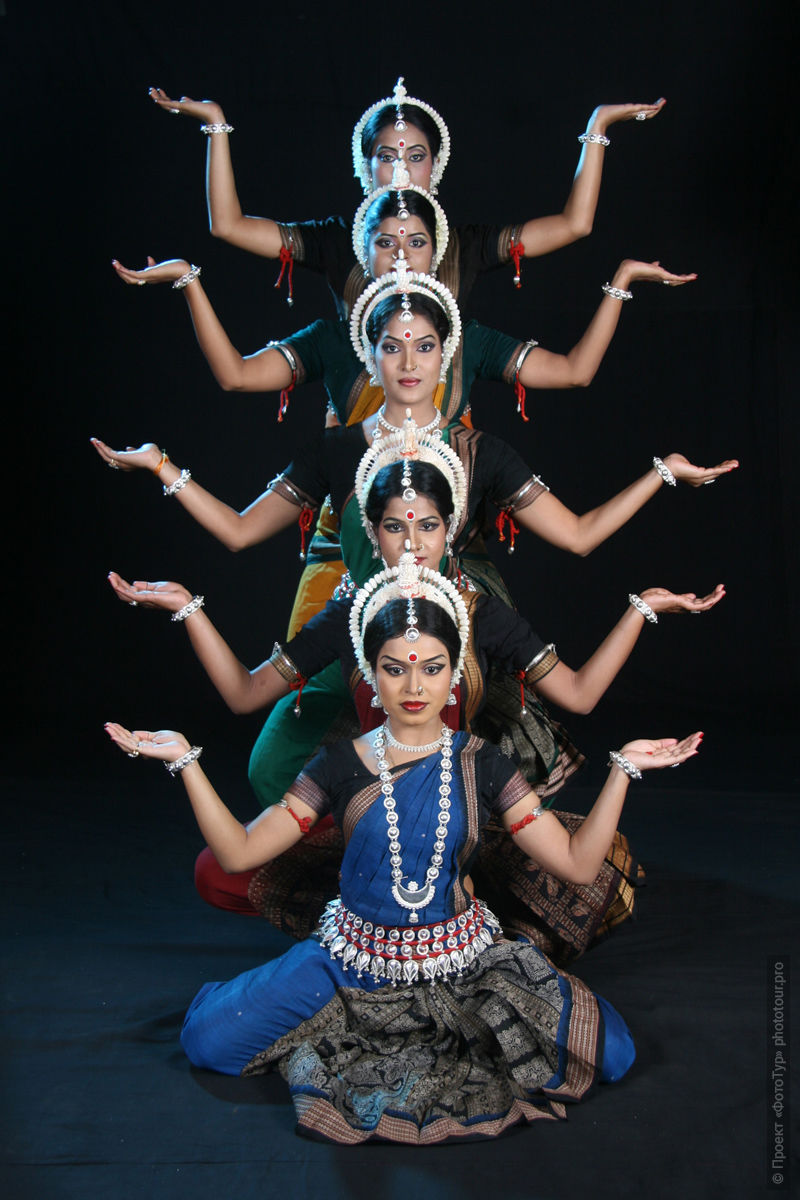 Традиционные национальные танцы в Джайпуре, тур по Индии, бюджетные туры в Индию, 2017 год.