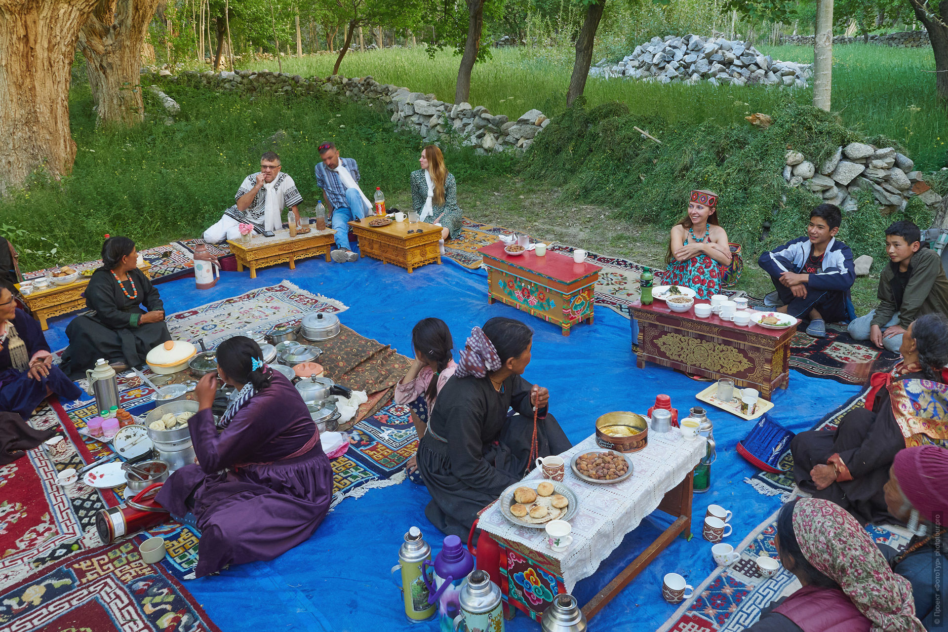 Пикник в деревне Домкар, ущелье Да Ханну, Ладакх, июнь 2022 года.