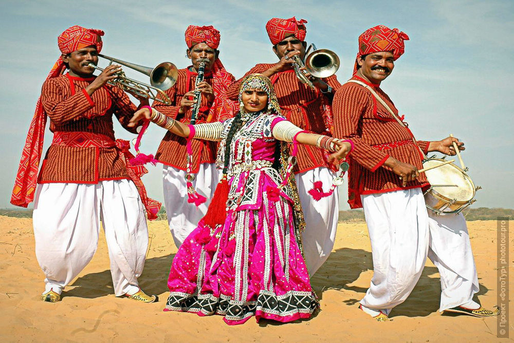 Национальные танцы Джайпура: новый год в Индии, тур по Золотому Треугольнику.